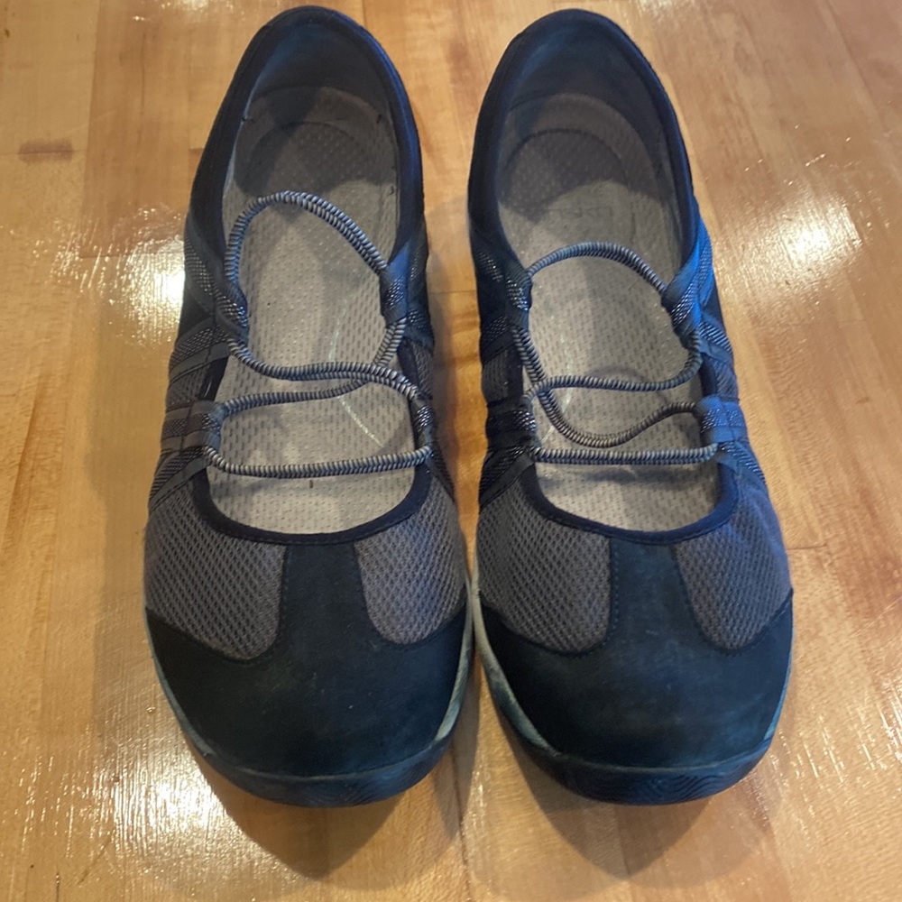 **LIKE NEW** Dansko Mary Jane Slip On Shoes, Dark and light grey, size 38